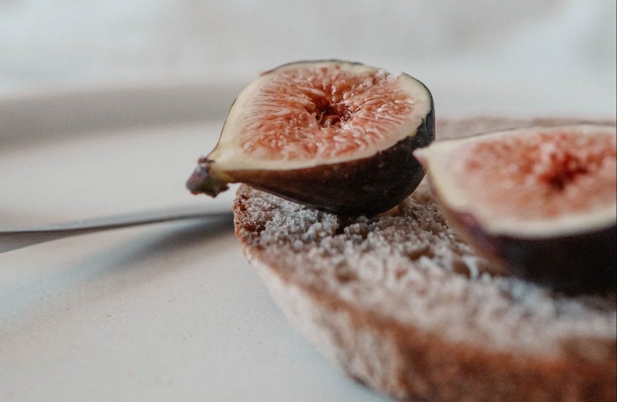 Photo of a fig to evoke the sense of taste. Photo by Mathilde Langevin, Unsplash.